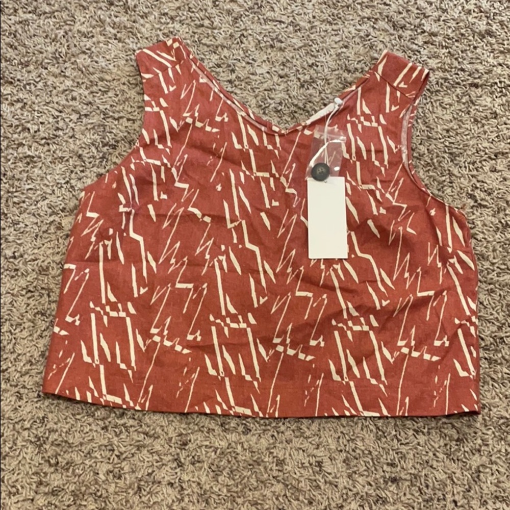 Lush button back crop top!